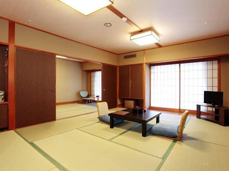 Ooedo Onsen Monogatari Miyoshiya 3*